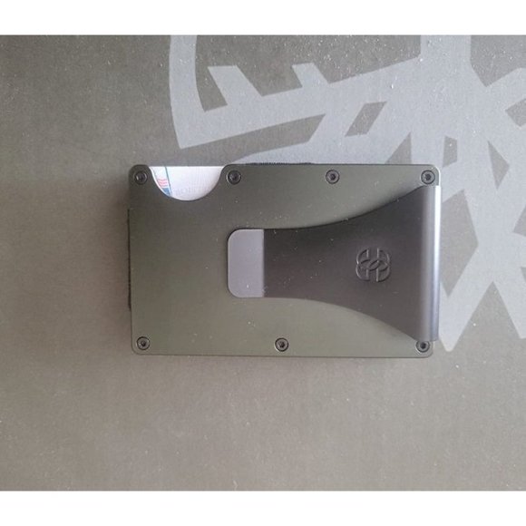 Slim Metal Wallet for Men - Minimalist Tactical Wallet - RFID Blocking Wallet - Picture 4 of 6